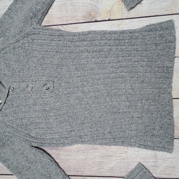 SO Womens Size Large Long Sleeve Grey Sweater - Picture 2 of 13
